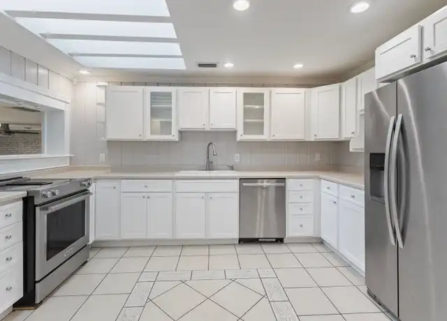Property at 1823 W 27th St Unit B, Panama City, FL, 32405, 4 beds, 3.5 baths, [object Object]