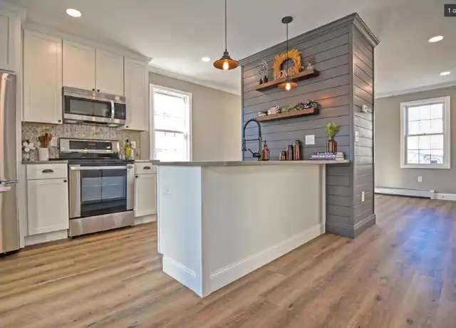 Property at 81 Preston St Unit 2, Providence, RI, 02906, 4 beds, 2 baths, [object Object]