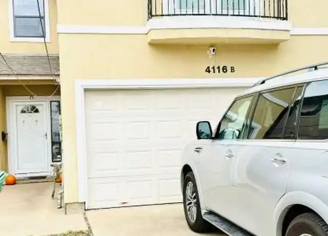 Property at 4116 Marina St Unit B, Houston, TX, 77007, 3 beds, 2.5 baths, [object Object]