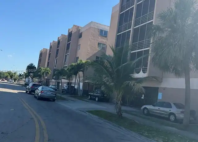 Property at 4670 W 13th Ln #427, Hialeah, FL, 33012, 2 beds, 2 baths, [object Object]