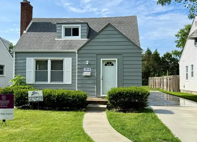 Property at 1010 Larkmoor Blvd, Berkley, MI, 48072, 3 beds, 1 bath, [object Object]