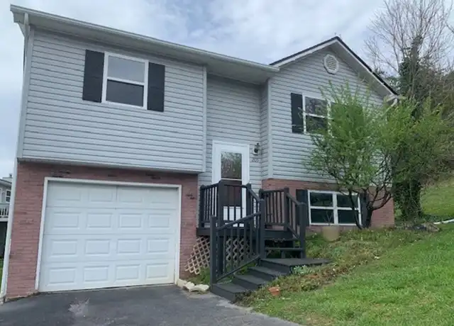 Property at 205 Copper Hill Dr, Johnson City, TN, 37601, 3 beds, 2 baths, [object Object]