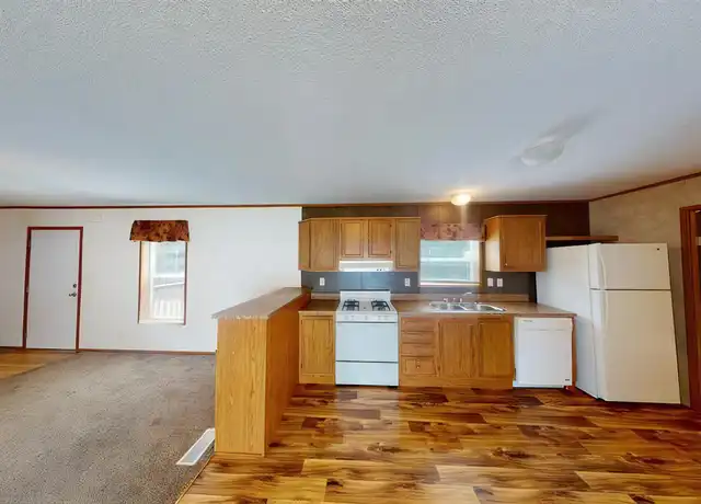 Property at 136 Northwest Dr, Bismarck, ND, 58504, 3 beds, 2 baths, [object Object]