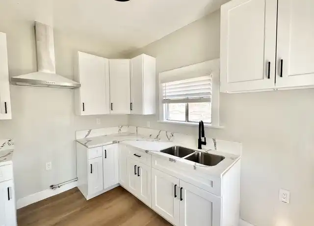 Property at 194 W 41st Pl Unit 11, Los Angeles, CA, 90037, 0 beds, 1 bath, [object Object]