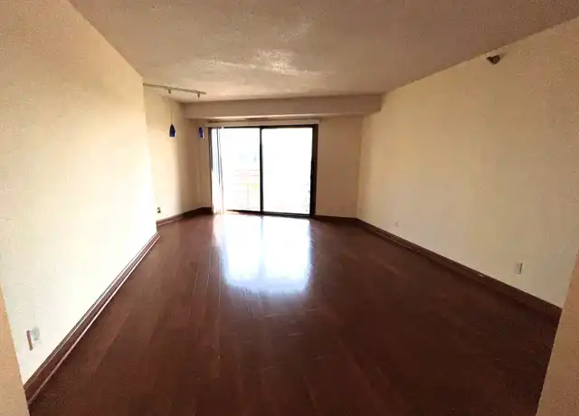 Property at 26 W 10th St, St Paul, MN, 55102, 1 bed, 1 bath, [object Object]