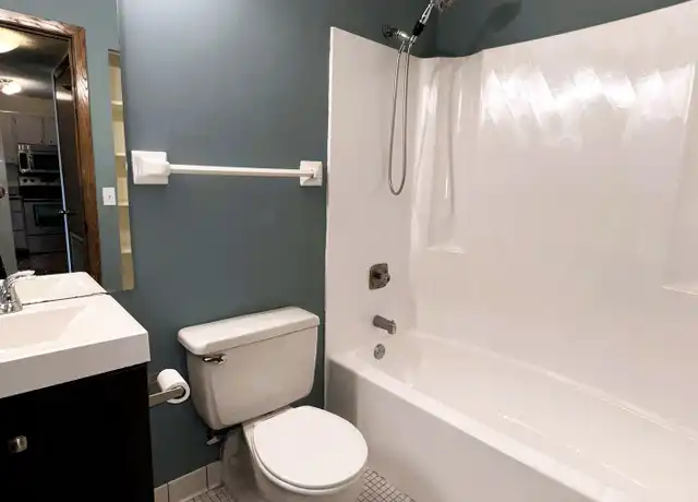 Property at 26 W 10th St, St Paul, MN, 55102, 1 bed, 1 bath, [object Object]