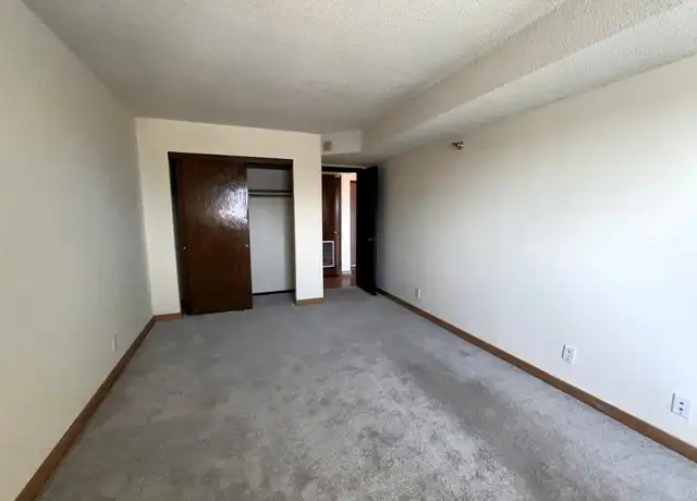 Property at 26 W 10th St, St Paul, MN, 55102, 1 bed, 1 bath, [object Object]