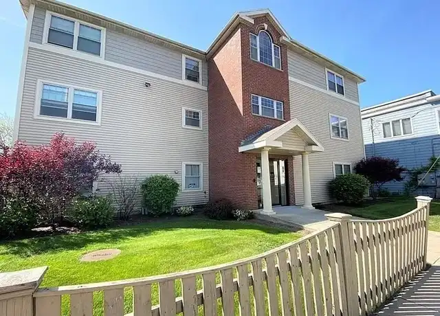Property at 518 Boston St #303, Lynn, MA, 01905, 2 beds, 1 bath, [object Object]
