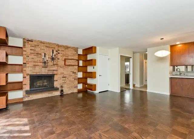 Property at 588 W Hawthorne Pl, Chicago, IL, 60657, 2 beds, 1 bath, [object Object]