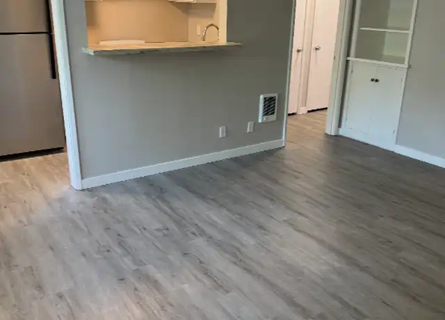 Property at 4640 22nd Ave NE Unit 7, Seattle, WA, 98105, 1 bed, 1 bath, [object Object]