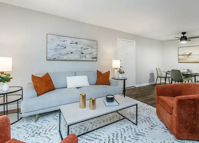 Property at Silverstone Apartments - 4110 Triana Blvd SW, Huntsville, AL, 35805, 1 bed, 1 bath, [object Object]