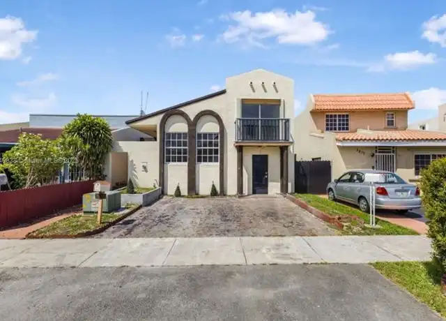 Property at 3860 W 10th Ct, Hialeah, FL, 33012, 3 beds, 3 baths, [object Object]