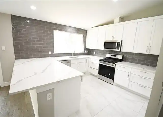 Property at 1114 E Northgate Dr, Irving, TX, 75062, 4 beds, 2 baths, [object Object]