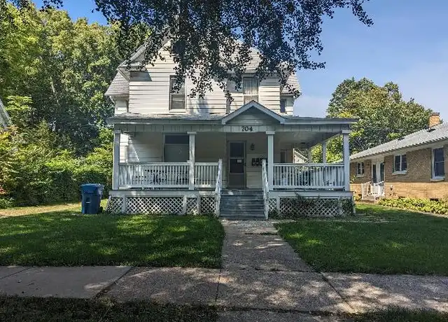 Property at 704 W White St, Champaign, IL, 61820, 1 bed, 1 bath, [object Object]