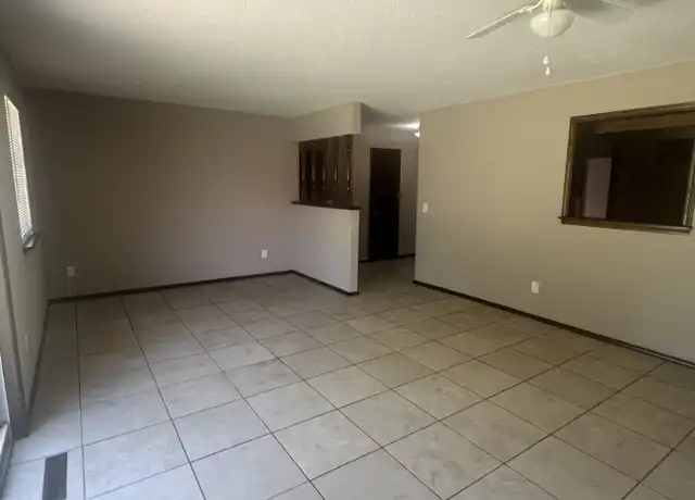 Property at 9425 NE 14th St, Oklahoma City, OK, 73130, 3 beds, 2 baths, [object Object]