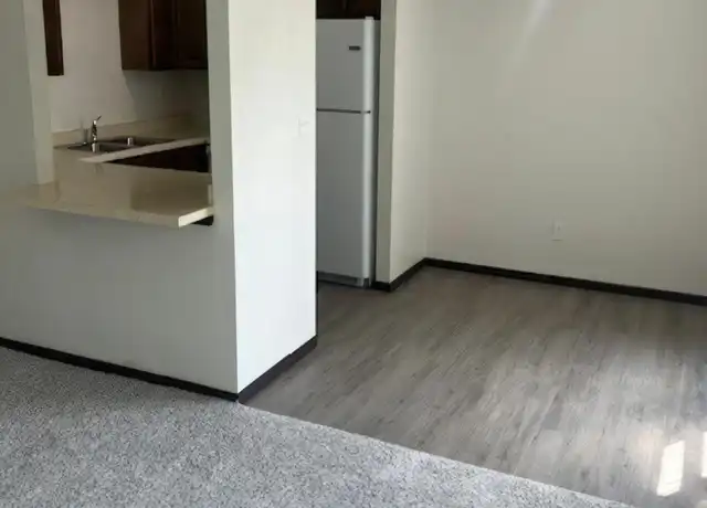 Property at 4310 Centennial Ct, Gurnee, IL, 60031, 2 beds, 1 bath, [object Object]