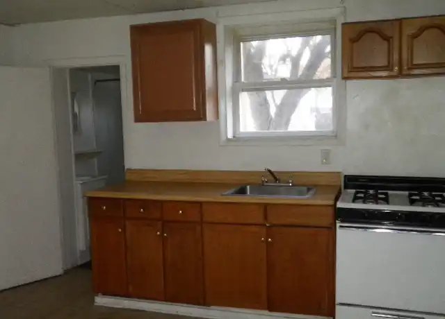 Property at 1723 Hall Ave Unit B, Halethorpe, MD, 21227, 2 beds, 1 bath, [object Object]