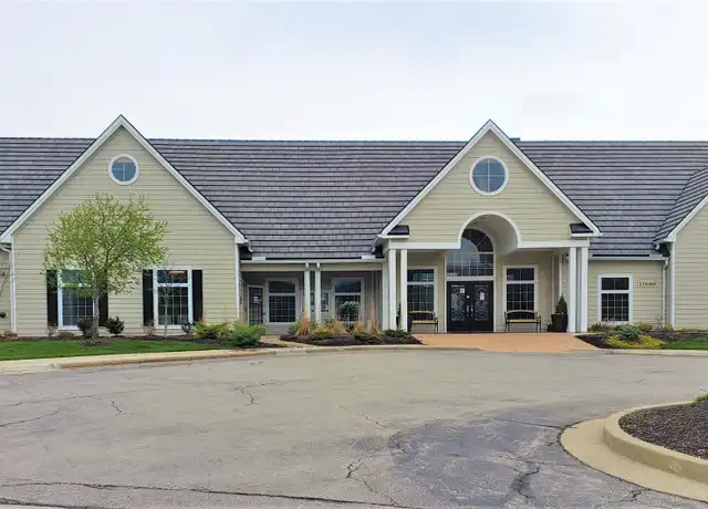 Property at 11606 Tomahawk Creek Pkwy Unit G, Leawood, KS, 66211, 1 bed, 1 bath, [object Object]