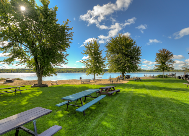 Photo of N3392 Club House Dr, Lake Geneva, WI 53147