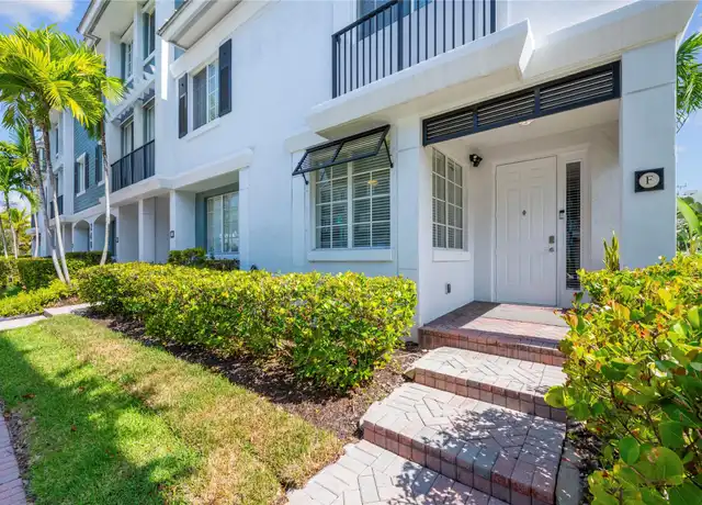 Property at 240 NE 2nd St, Delray Beach, FL, 33444, 2 beds, 2.5 baths, [object Object]