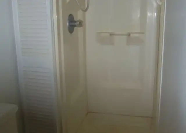 Property at 602 W Hanna Ave Unit 6A, Indianapolis, IN, 46217, 1 bed, 1 bath, [object Object]