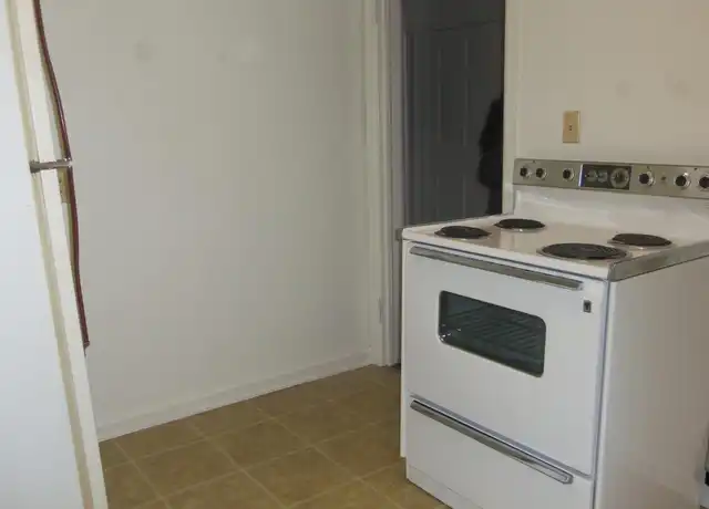 Property at 602 W Hanna Ave Unit 6A, Indianapolis, IN, 46217, 1 bed, 1 bath, [object Object]