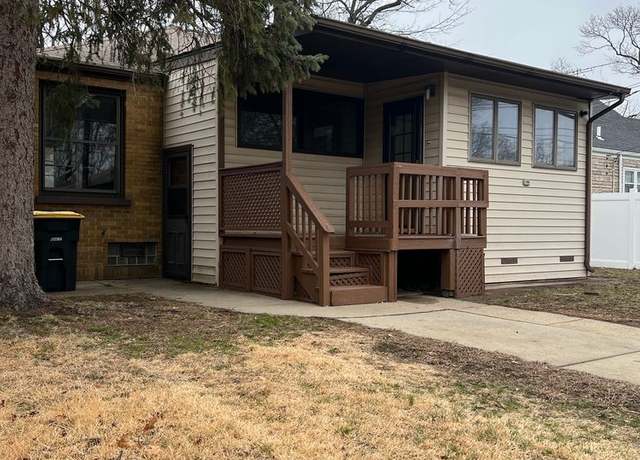 Photo of 2813 Ridge Rd, Lansing, IL 60438