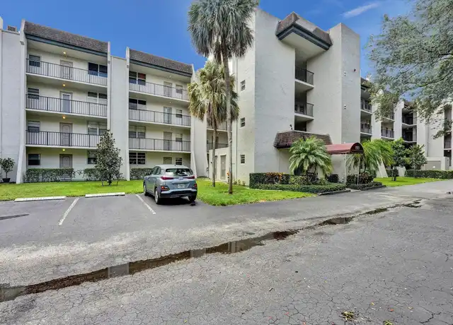 Property at 9235 Lagoon Pl #314, Davie, FL, 33324, 2 beds, 2 baths, [object Object]