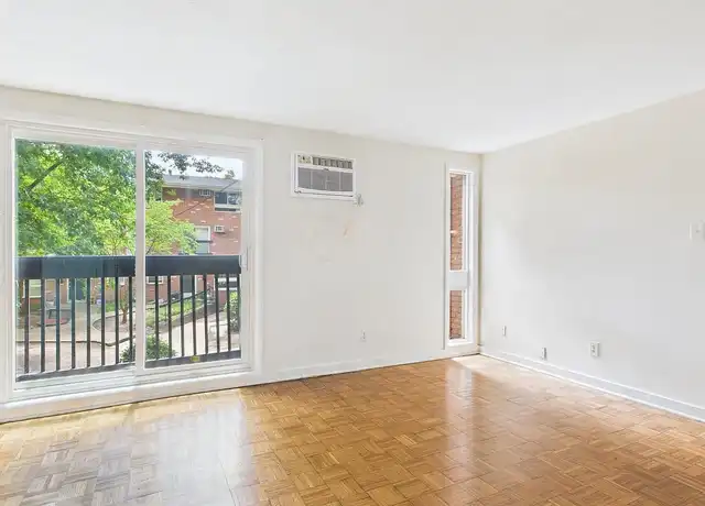 Property at Forest Square Apartments - 3202 Midlothian Tpke, Richmond, VA, 23224, 2 beds, 1 bath, [object Object]