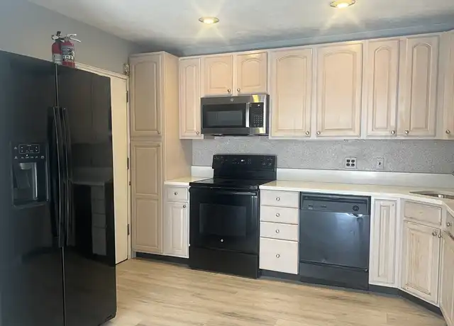 Property at 222 Winthrop Shore Dr #7, Winthrop, MA, 02152, 2 beds, 1 bath, [object Object]