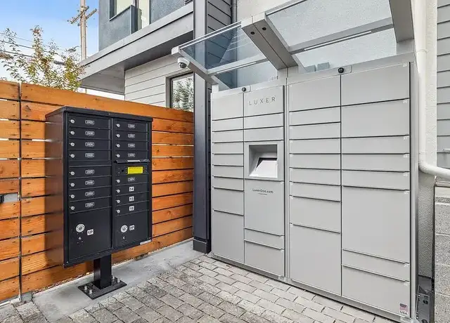 Photo of 2432 Chestnut St, Oakland, CA 94607
