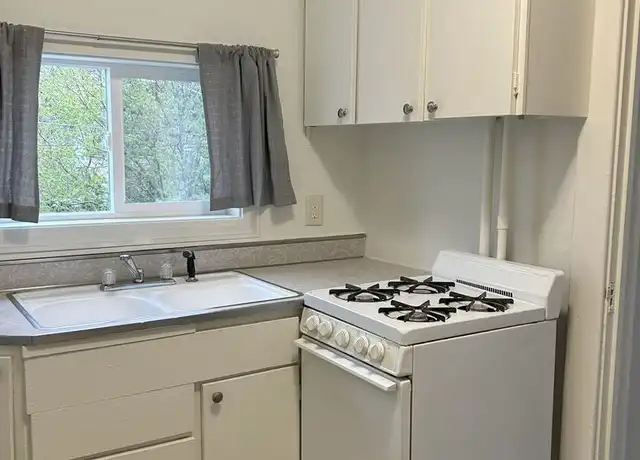 Property at 18 6th St SE Unit 2, Minot, ND, 58701, 0 beds, 1 bath, [object Object]