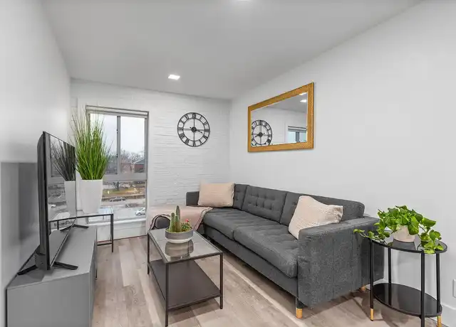 Property at University Square Apartments - 605 Leland Ave, University City, MO, 63130, 1-3 bed, 1 bath, [object Object]