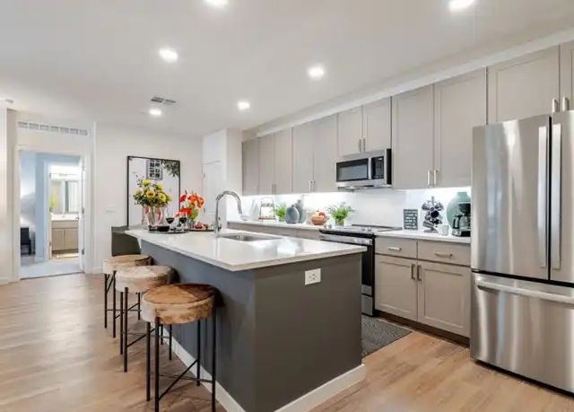 Property at 5885 S 32nd St Unit B1, Phoenix, AZ, 85040, 2 beds, 2 baths, [object Object]