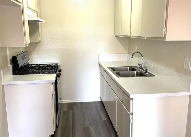 Photo of 13515 Doty Ave, Hawthorne, CA 90250