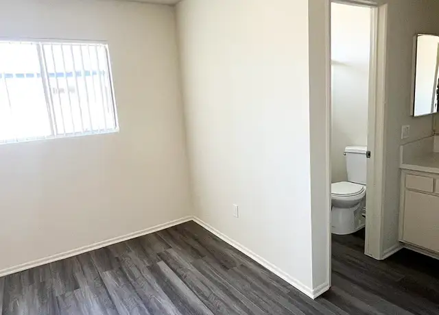 Photo of 13515 Doty Ave, Hawthorne, CA 90250