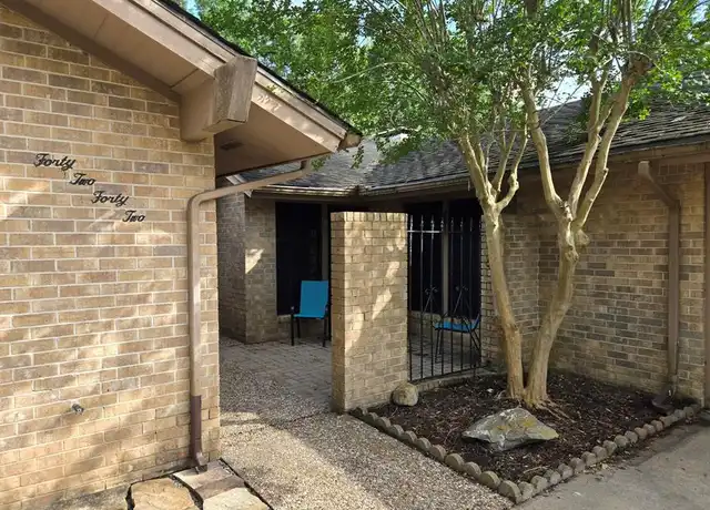 Property at 4242 Honey Oaks Dr, Seabrook, TX, 77586, 4 beds, 2.5 baths, [object Object]