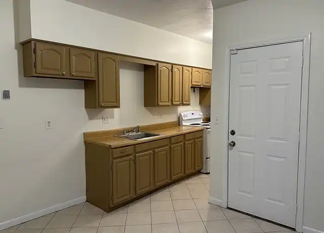Property at 245 Green St Unit 1, Brockton, MA, 02301, 3 beds, 1 bath, [object Object]