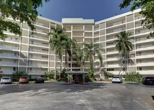 Property at 3150 N Course Ln, Pompano Beach, FL, 33069, 2 beds, 2 baths, [object Object]