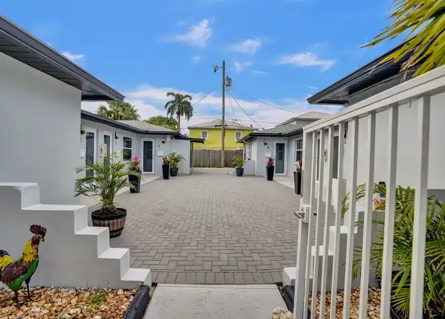 Property at 220 Walton Blvd Unit 8, West Palm Beach, FL, 33405, 1 bed, 1 bath, [object Object]