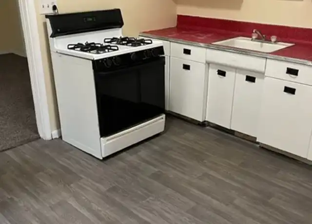Property at 2213 Logan St Unit 2213-3L, Rockford, IL, 61103, 1 bed, 1 bath, [object Object]