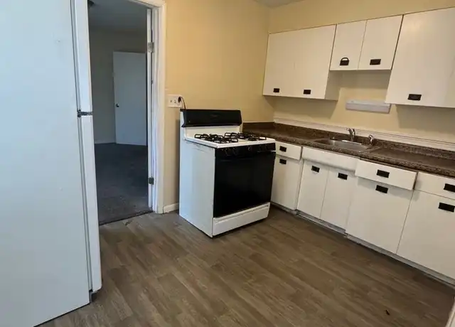Property at 2213 Logan St Unit 2213-3L, Rockford, IL, 61103, 1 bed, 1 bath, [object Object]