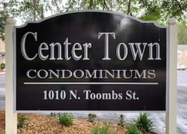 Property at 1010 N Toombs St Apt 4, Valdosta, GA, 31601, 2 beds, 1.5 baths, [object Object]