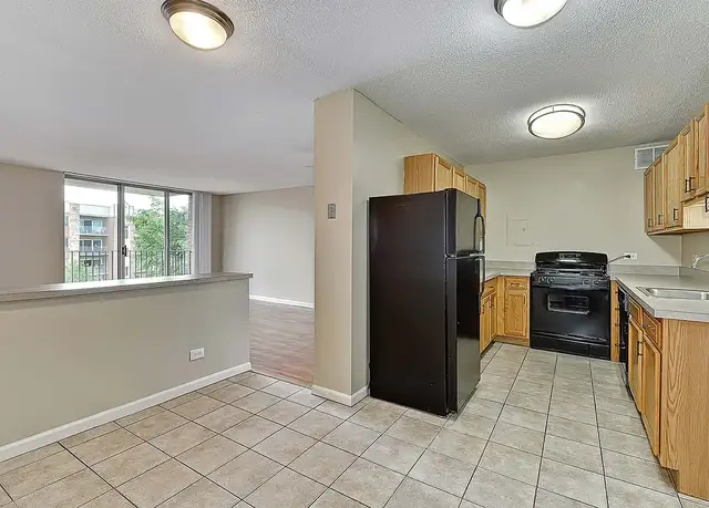 Photo of 2233 S Highland Ave, Lombard, IL 60148