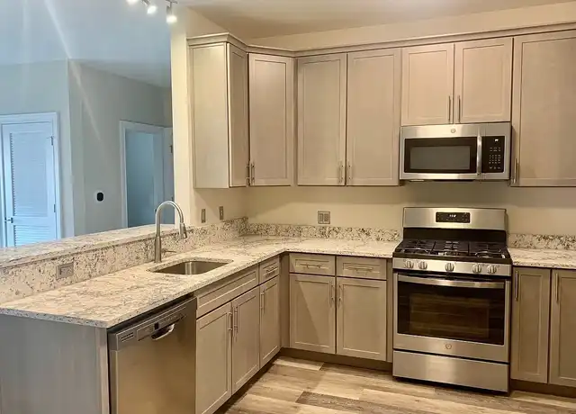 Property at Oak Street Park - 70 Oak St, Rochelle Park, NJ, 07662, 3 beds, 2 baths, [object Object]
