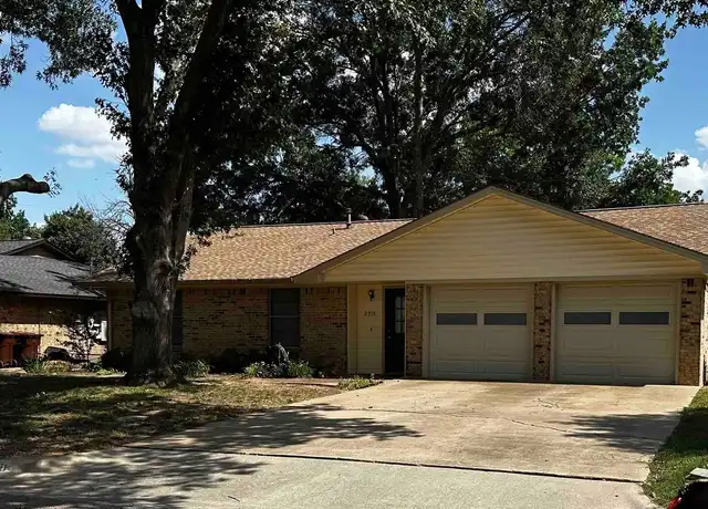 Property at 3318 Kingfisher Ln, Denton, TX, 76209, 3 beds, 2 baths, [object Object]