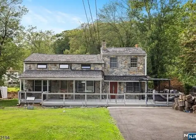 Property at 127 Schofield Rd, West Milford, NJ, 07480, 3 beds, 2 baths, [object Object]