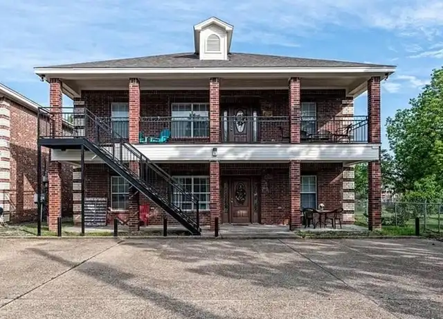 Property at 1325 Wood Ave Unit B, Waco, TX, 76706, 4 beds, 4 baths, [object Object]
