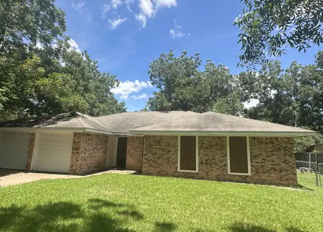 Property at 1003 Allison St, Brenham, TX, 77833, 4 beds, 2 baths, [object Object]