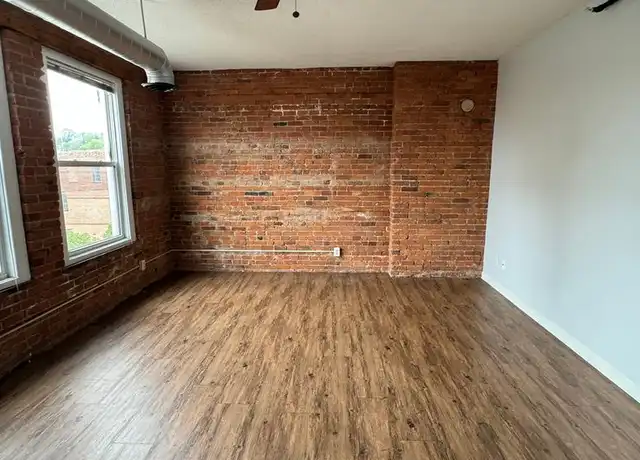 Property at 309 W 3rd St #6, Davenport, IA, 52801, 2 beds, 1 bath, [object Object]